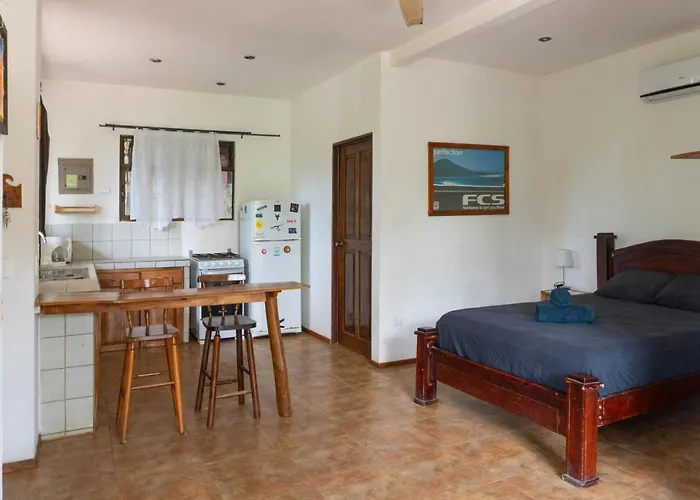 Chicama : Burnt Toast Surfcamp Appartement *